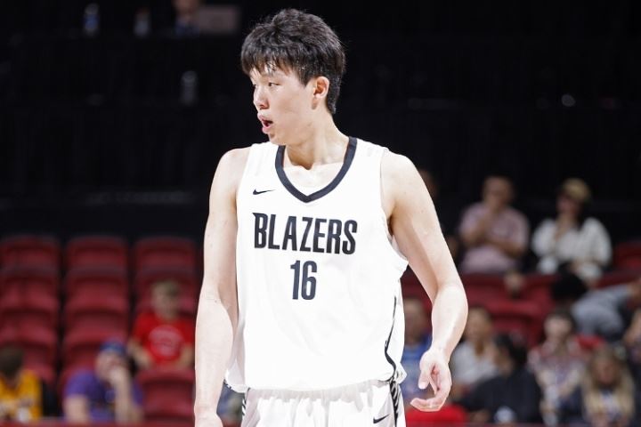 柯凡：杨瀚森昨天教学赛打了4分钟 今天算是“背靠背”